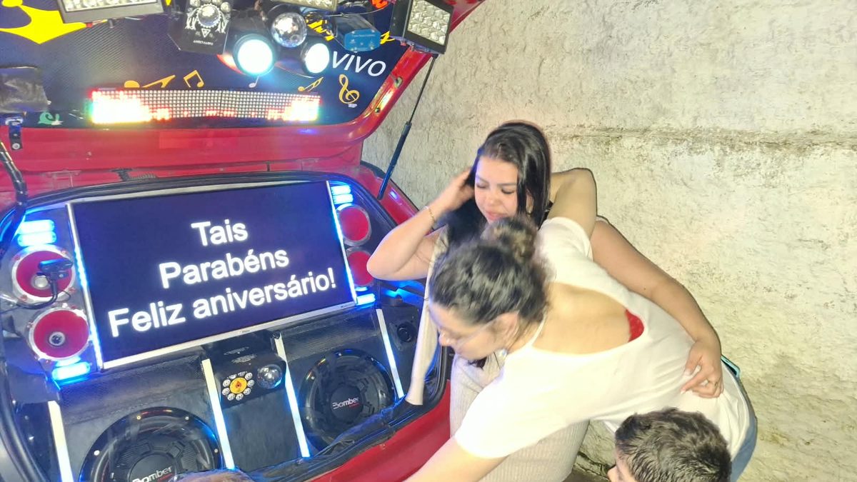 Carro de som para homenagem especial